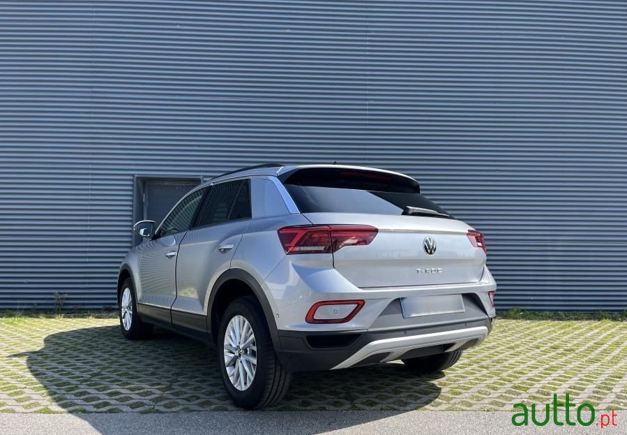 2024' Volkswagen T-Roc 1.0 Tsi Urban photo #4