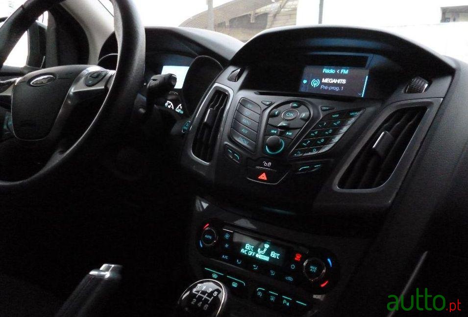 2013' Ford Focus Sw photo #2