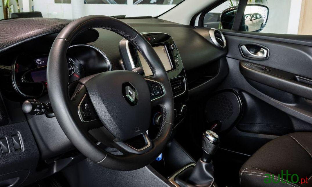 2018' Renault Clio photo #2