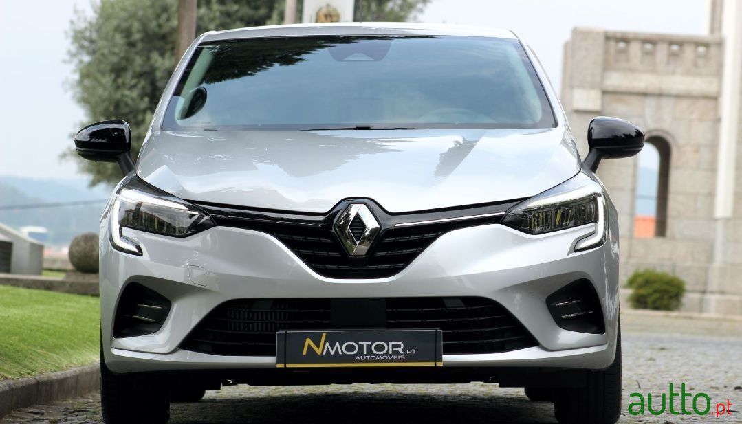 2021' Renault Clio photo #4
