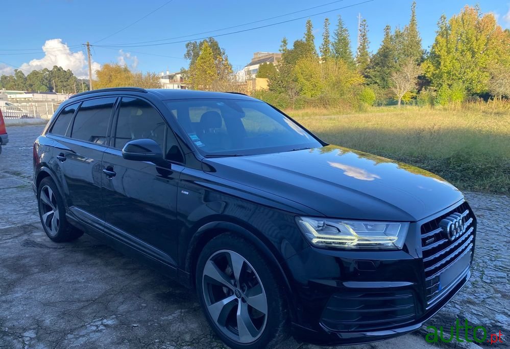 2016' Audi Q7 photo #1