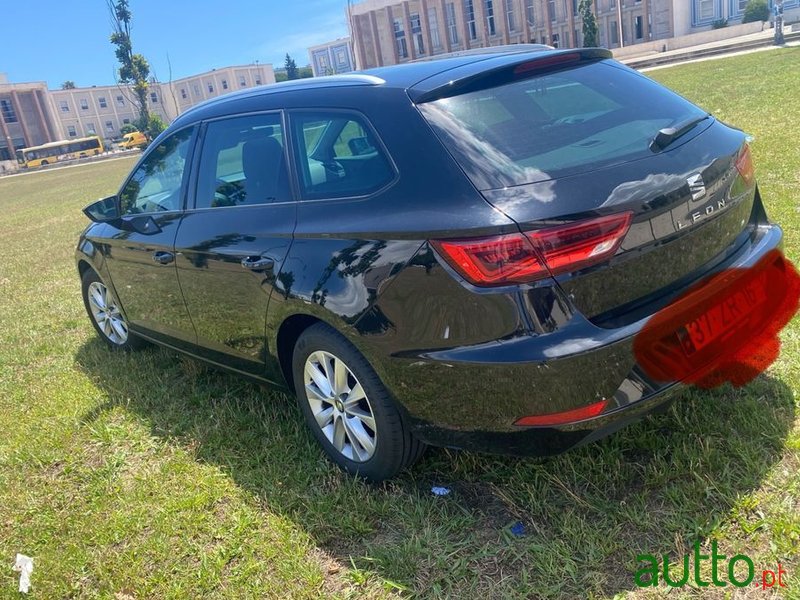 2019' SEAT Leon St photo #5