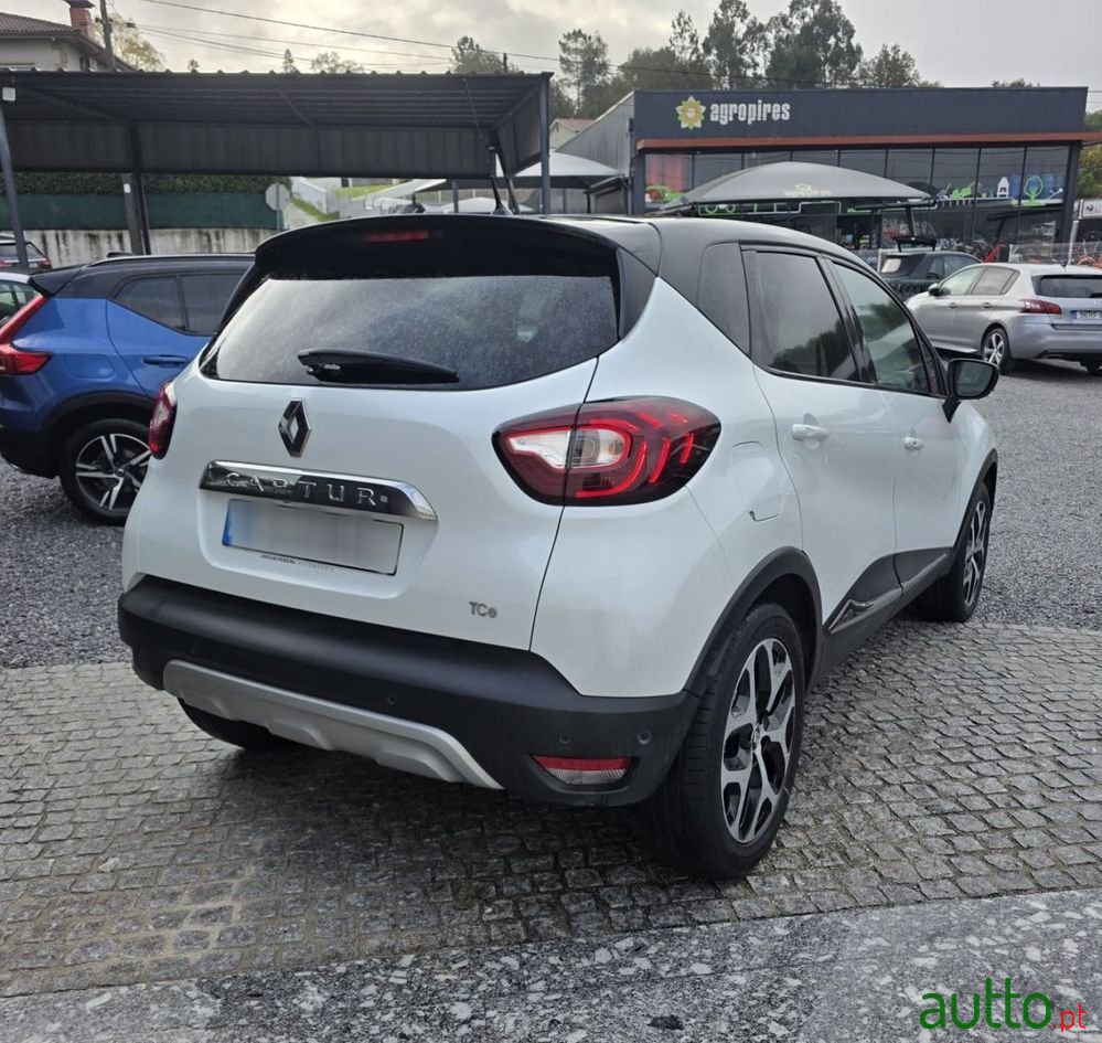 2017' Renault Captur photo #2