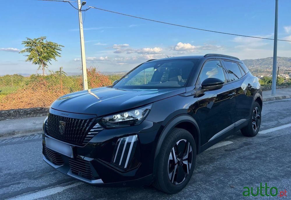 2023' Peugeot 2008 photo #1