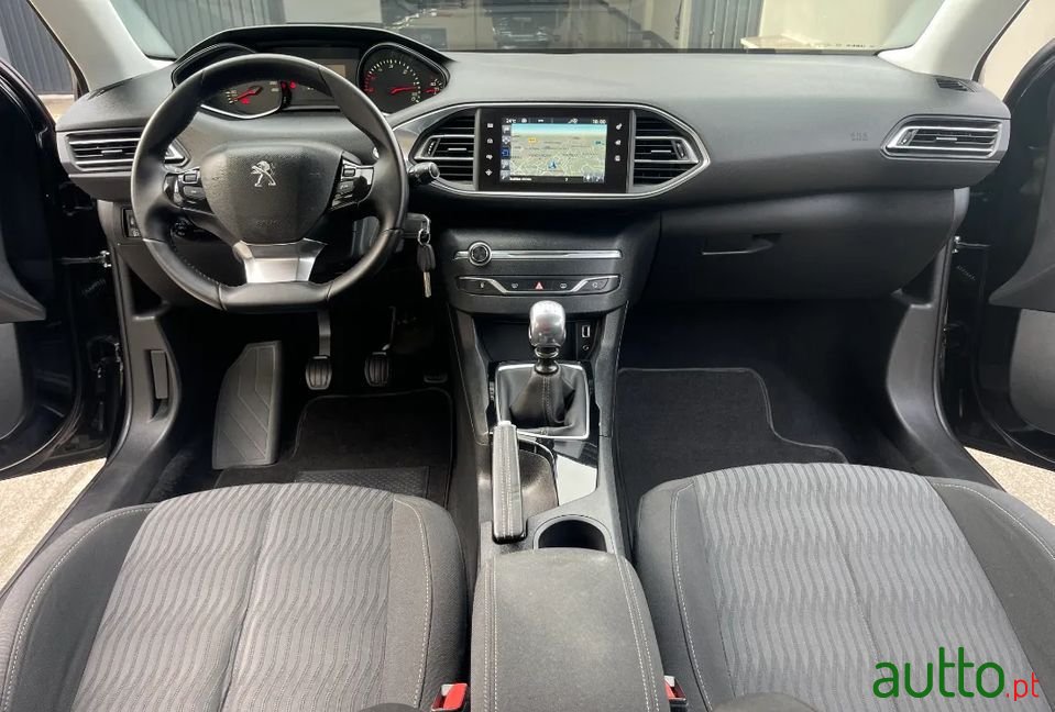 2014' Peugeot 308 Sw photo #5