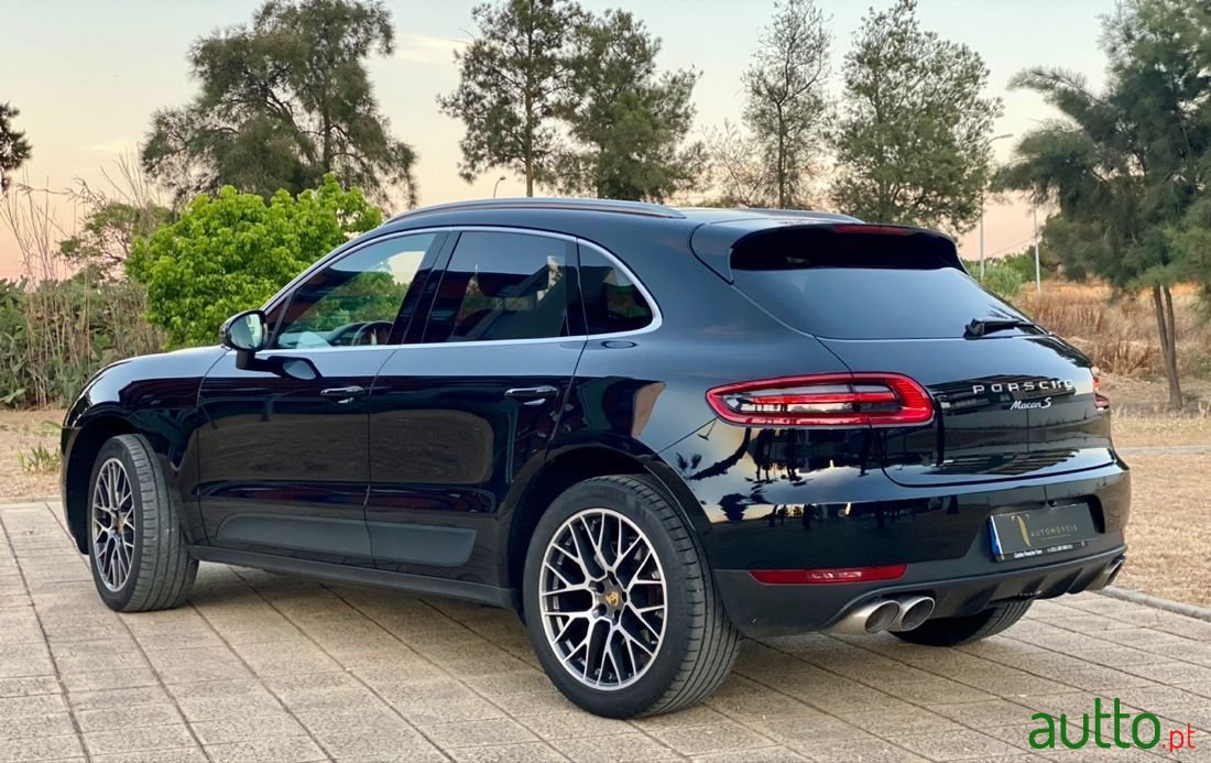 2017' Porsche Macan photo #3