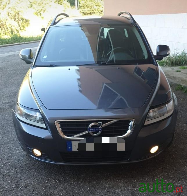 2011' Volvo V50 photo #1