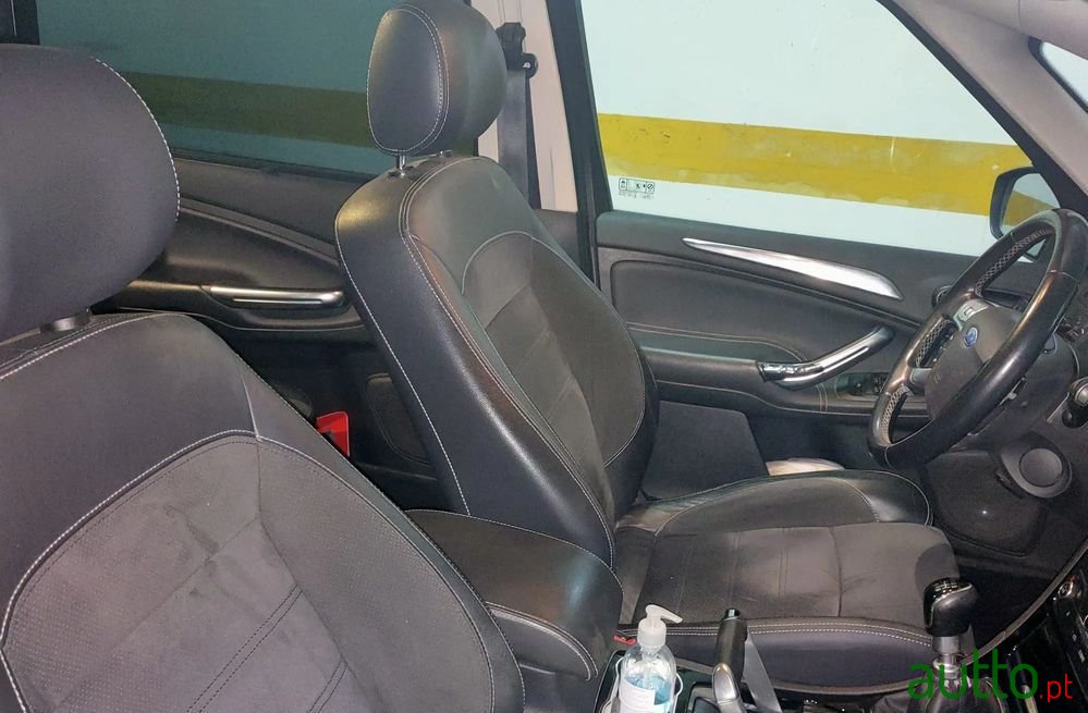 2014' Ford S-Max photo #5