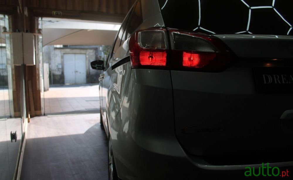 2016' Ford Grand C-MAX photo #5