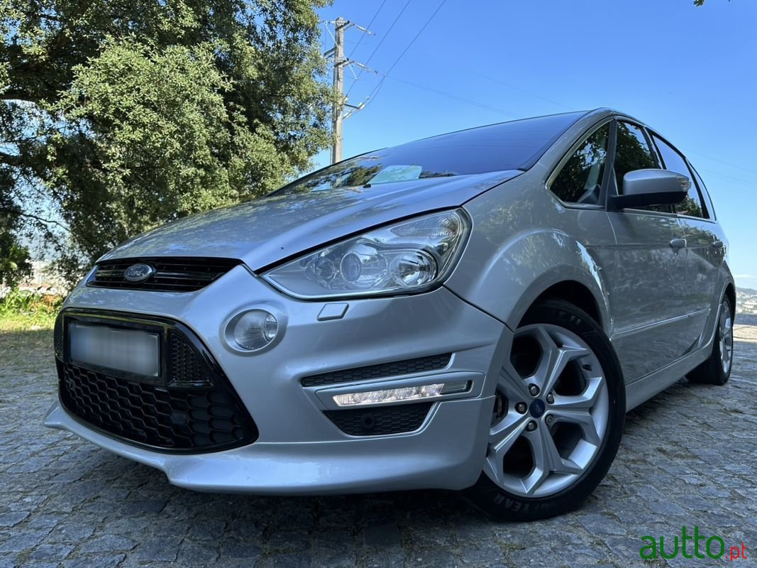 2011' Ford S-Max photo #1