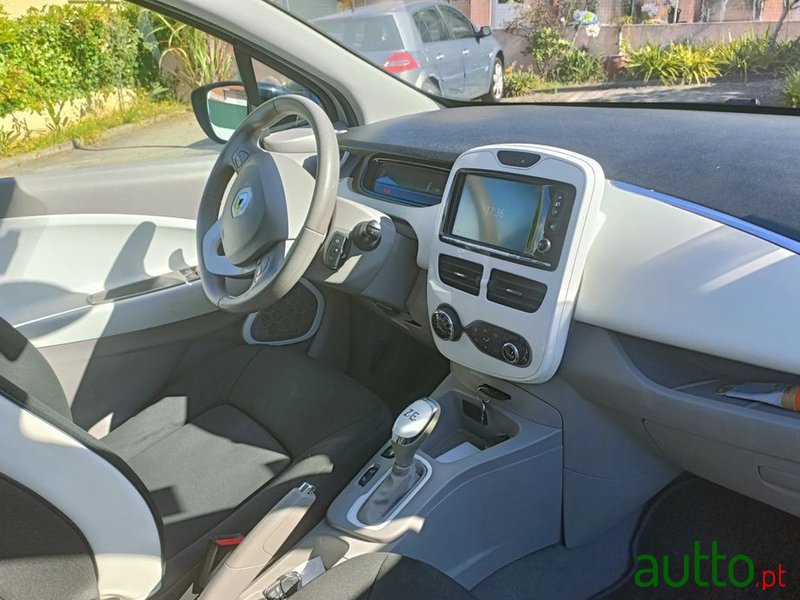 2015' Renault Zoe photo #2