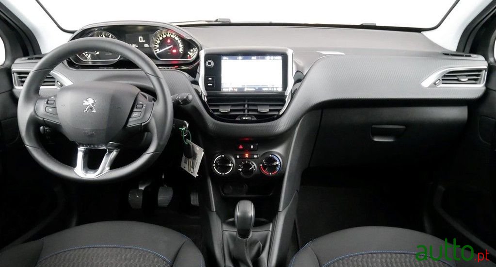 2019' Peugeot 208 photo #6