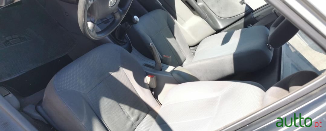 2002' Mazda 323 photo #6