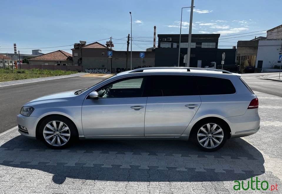 2012' Volkswagen Passat photo #2