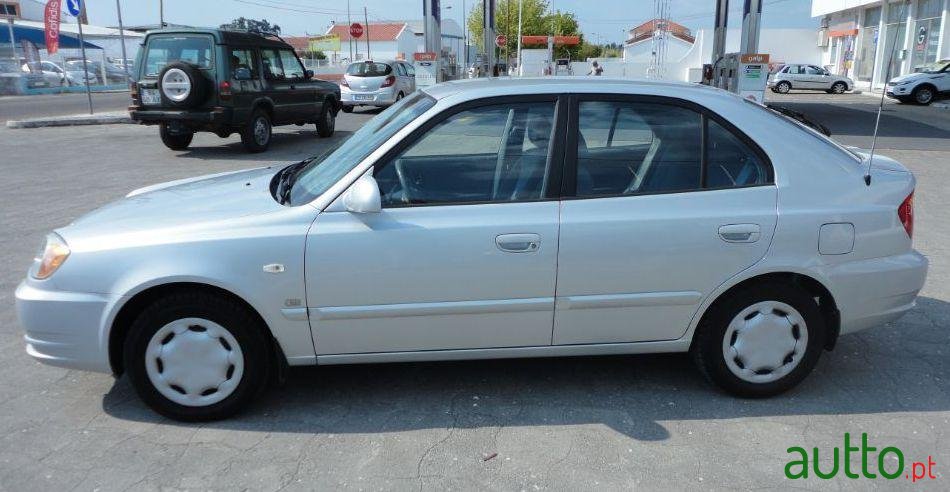 2003' Hyundai Accent 1.5 Crdi C/ Ac photo #2
