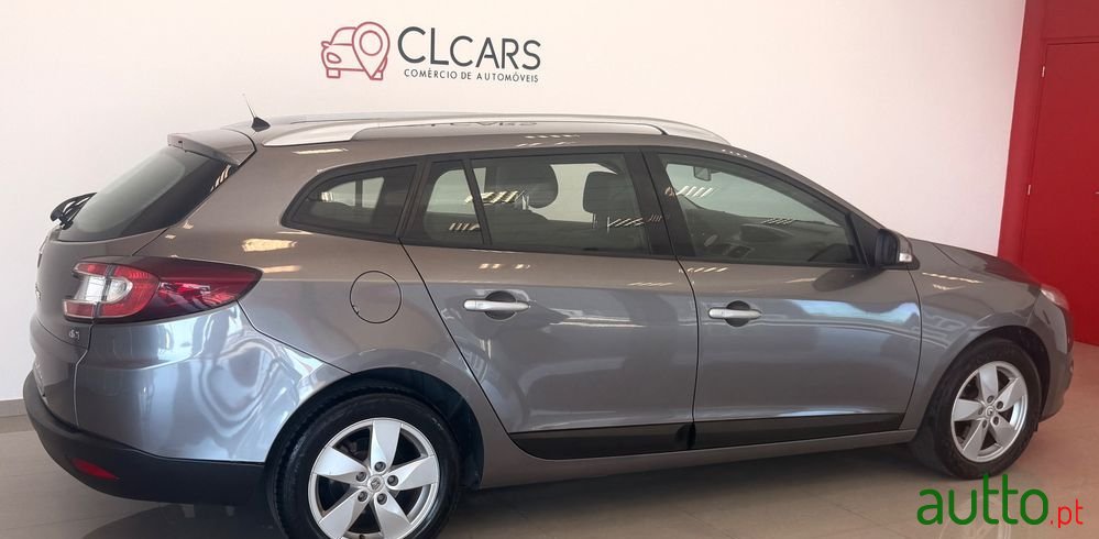 2010' Renault Megane Sport Tourer photo #4