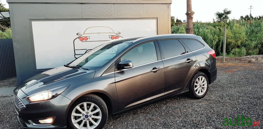 2015' Ford Focus Sw photo #2