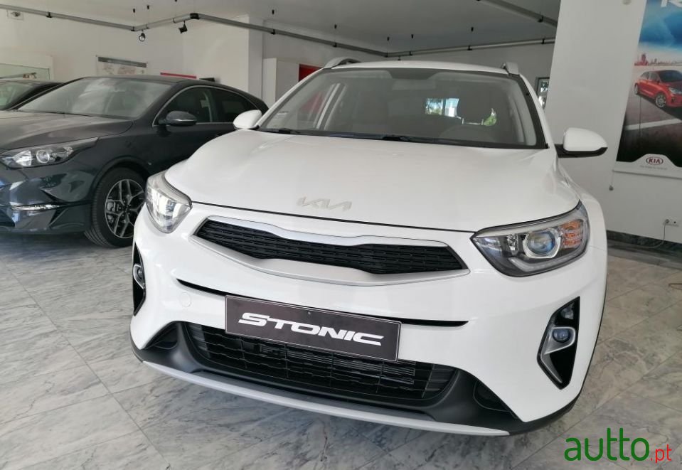 2021' Kia Stonic photo #1