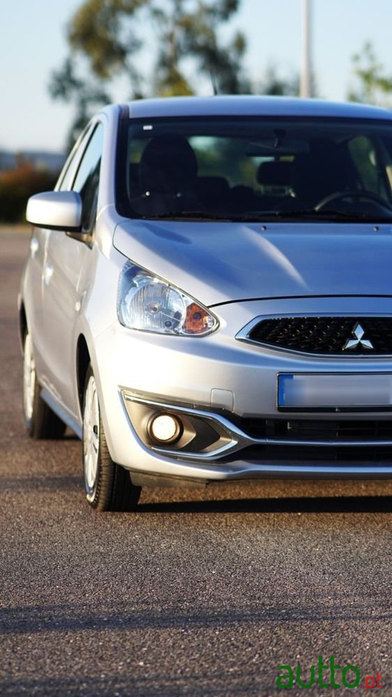 2019' Mitsubishi Space Star photo #3