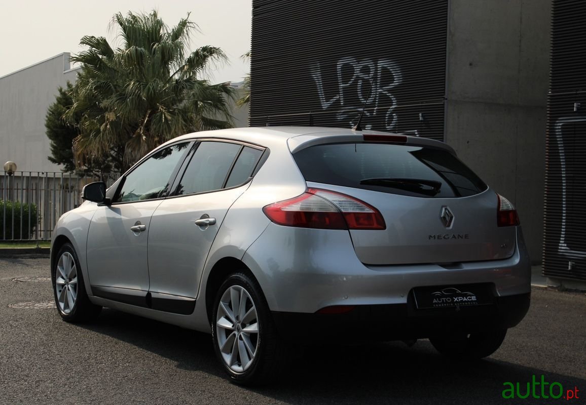 2010' Renault Megane photo #6