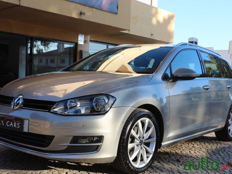 2016' Volkswagen Golf Variant photo #2