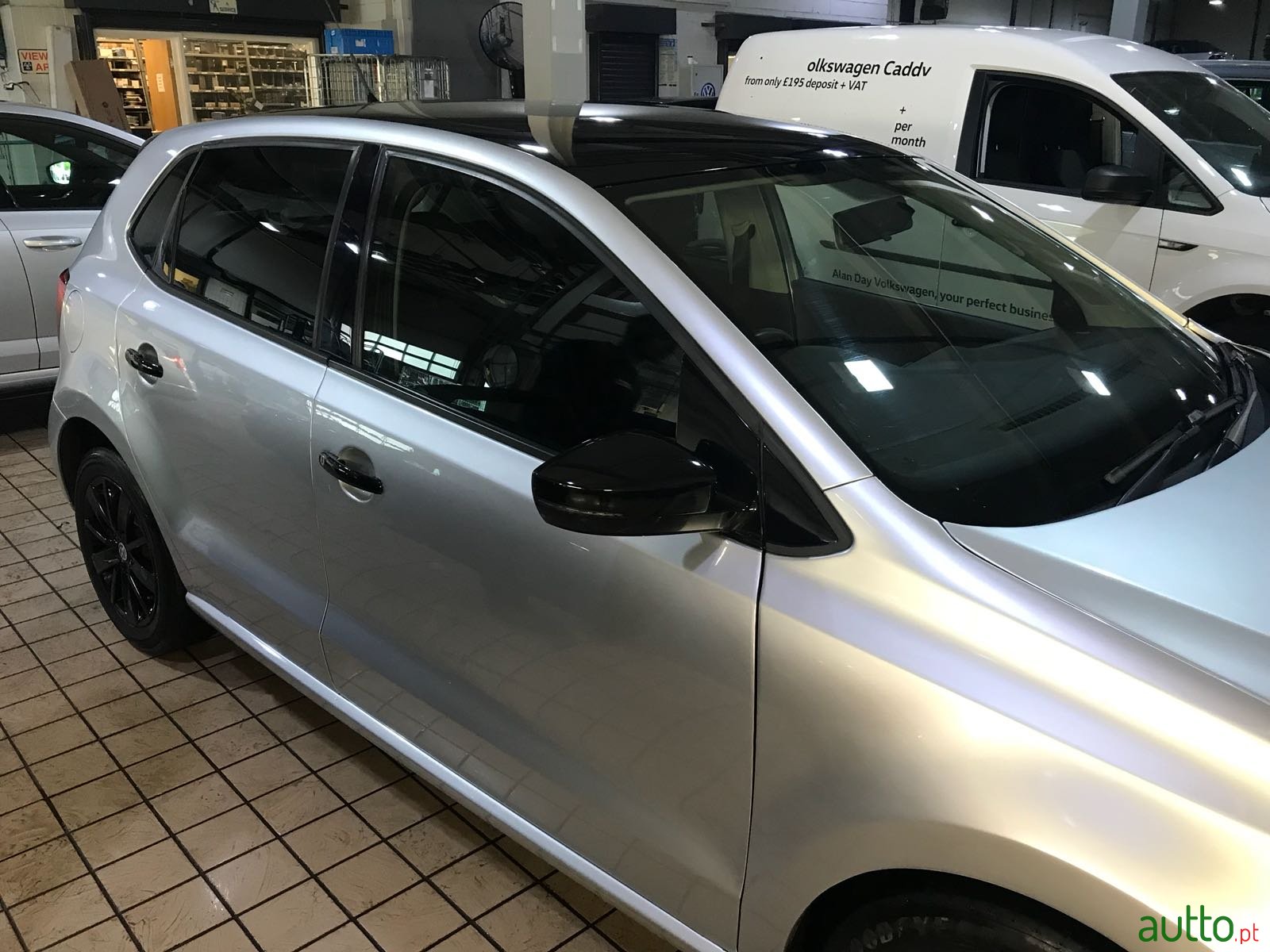 2010' Volkswagen Polo photo #3