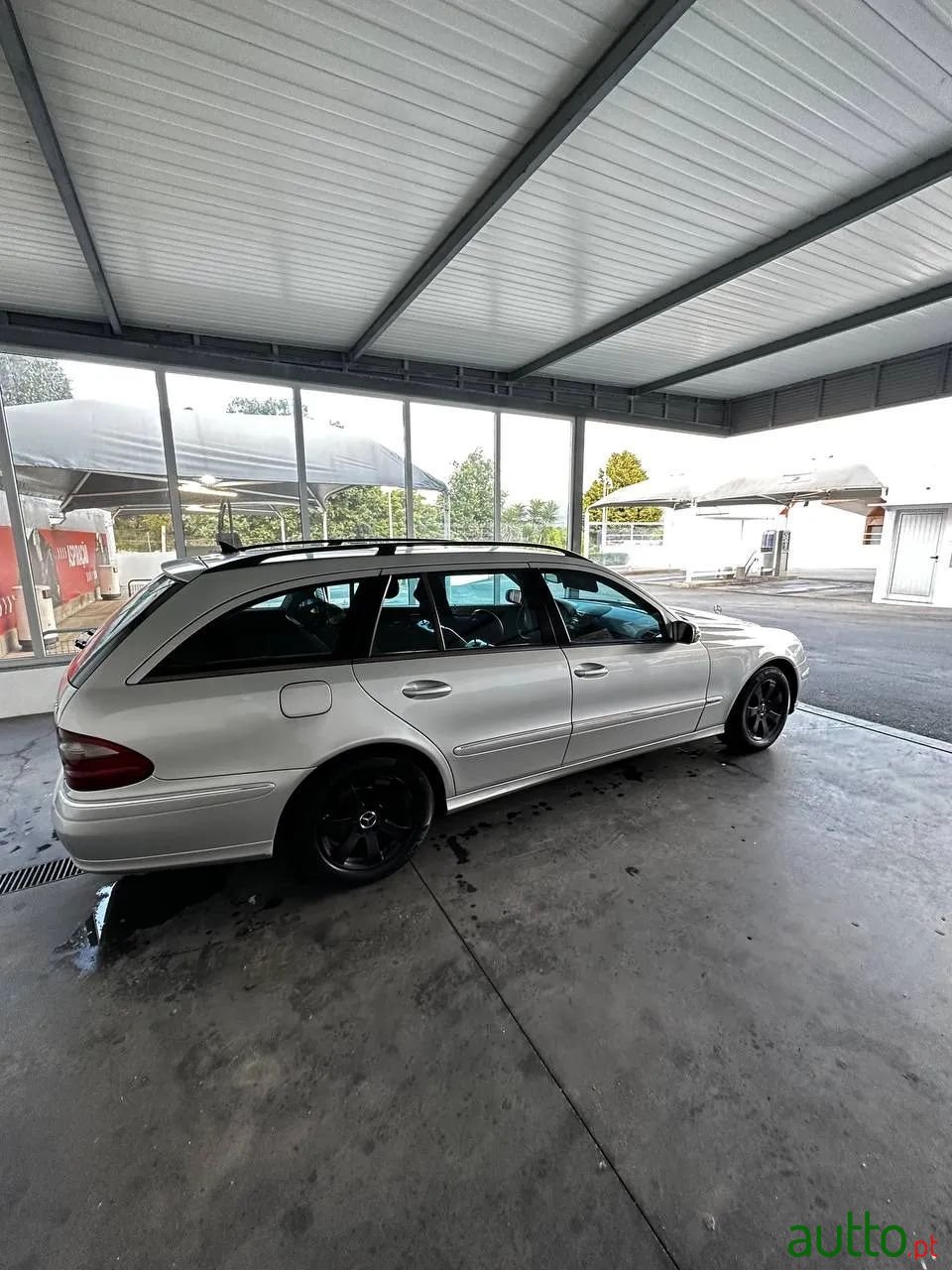 2004' Mercedes-Benz E-320 photo #6