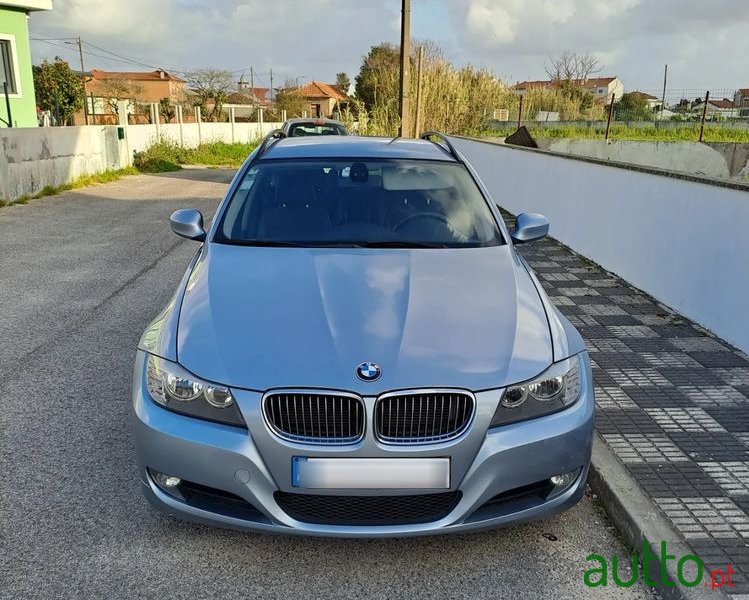 2009' BMW 318 D Touring photo #1