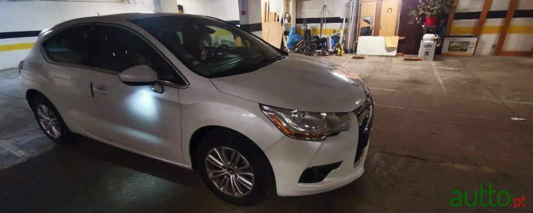 2014' Citroen DS4 photo #2