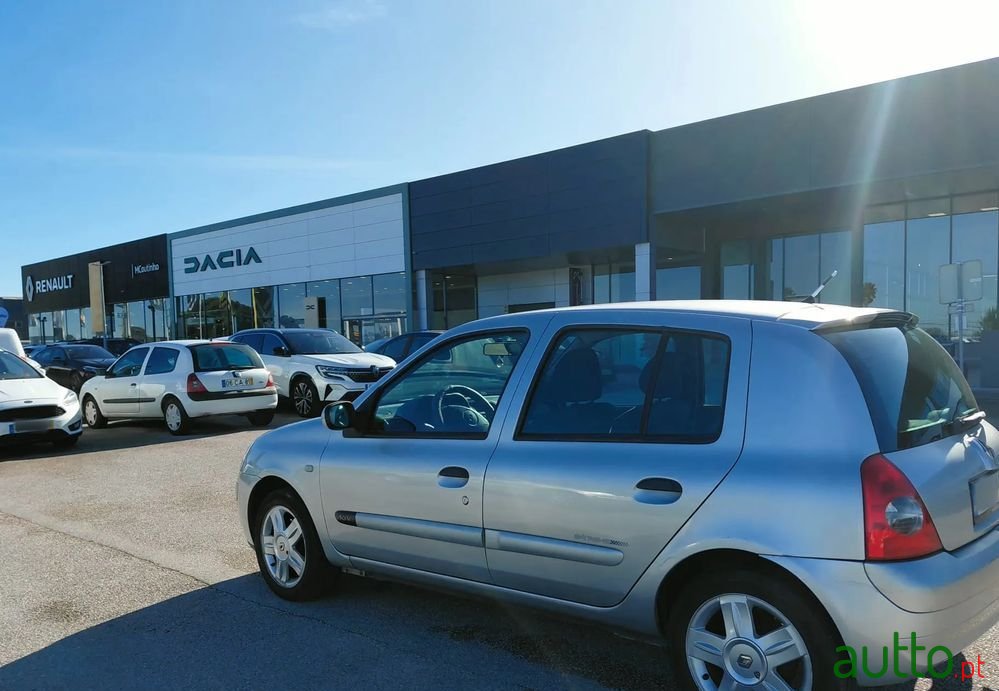 2005' Renault Clio photo #1