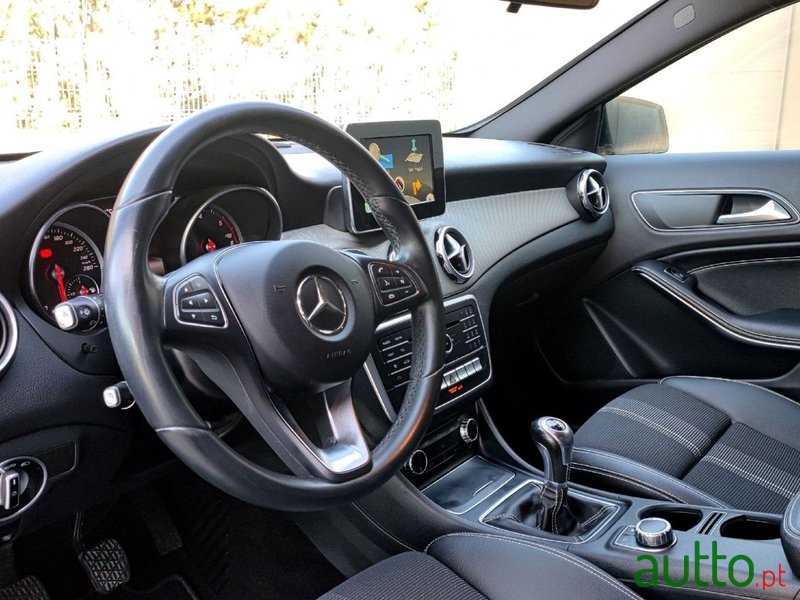 2017' Mercedes-Benz Gla-180 photo #5