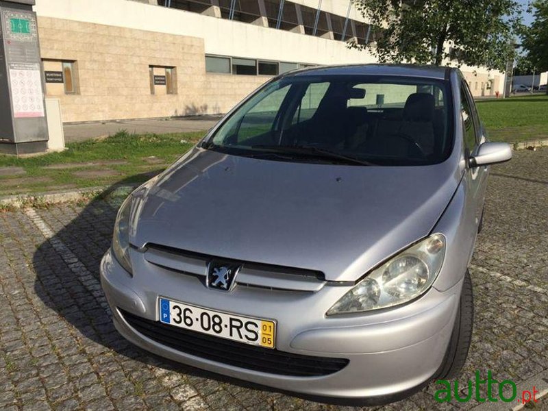 2001' Peugeot 307 photo #2