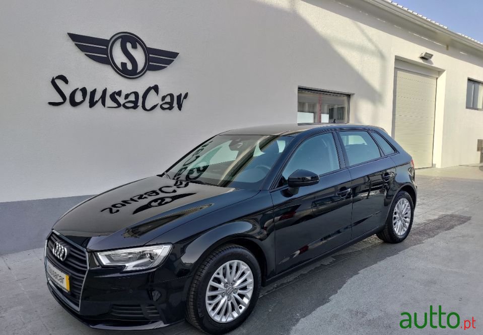 2018' Audi A3 Sportback photo #1