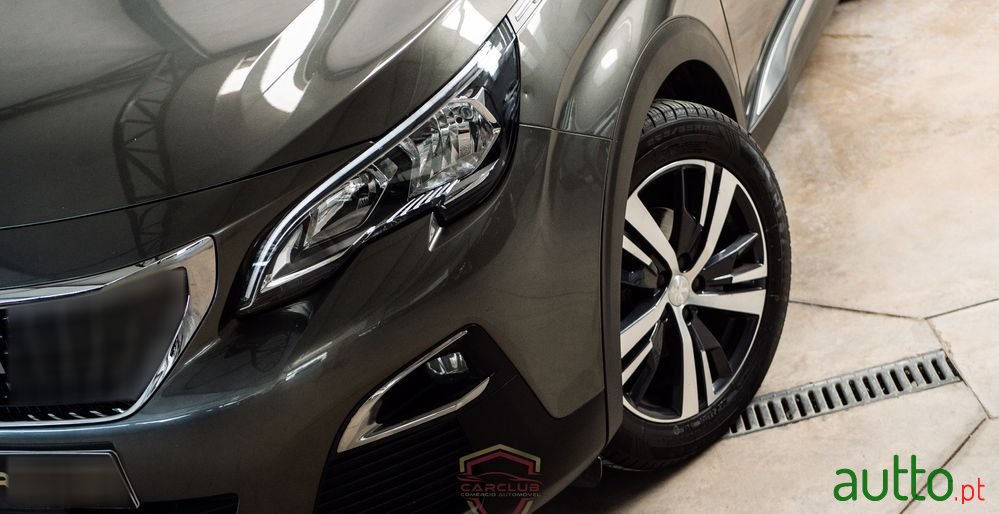 2019' Peugeot 3008 photo #2