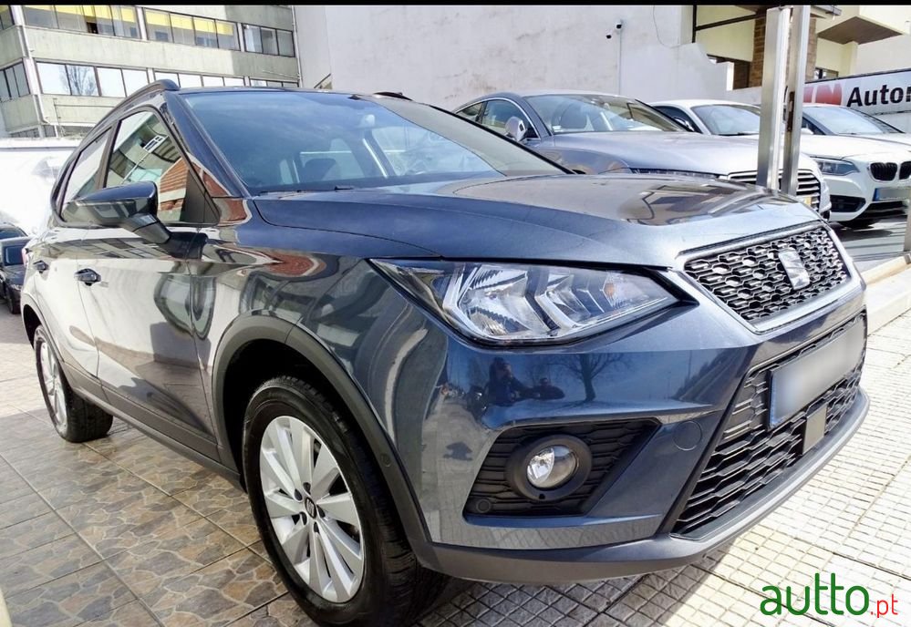 2019' SEAT Arona 1.0 Tgi Xcellence photo #1