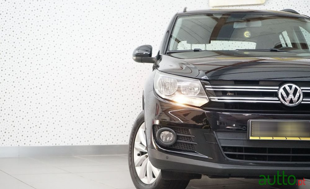 2011' Volkswagen Tiguan photo #6