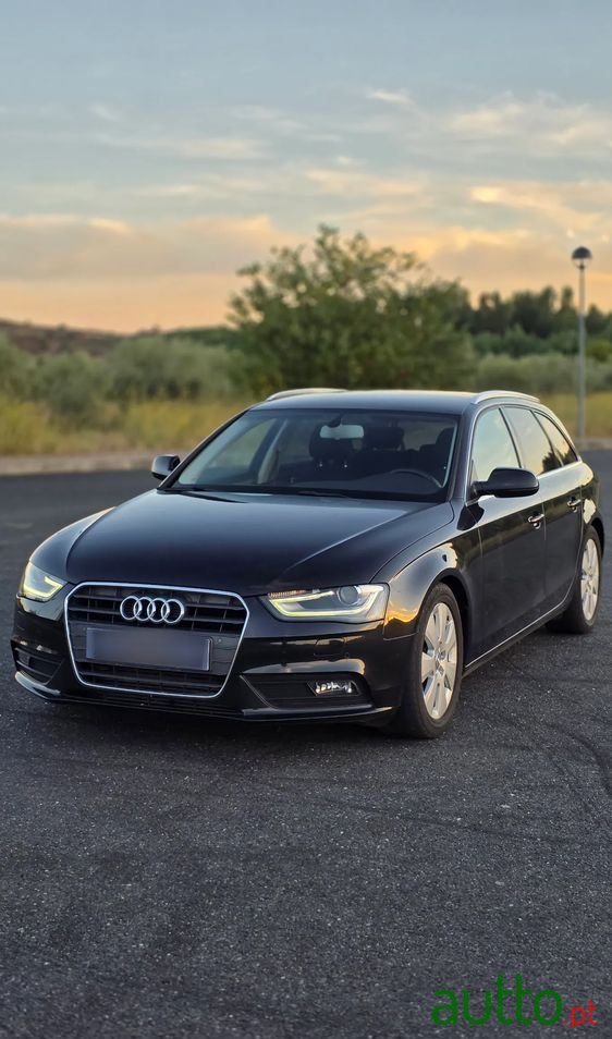 2015' Audi A4 Avant photo #1