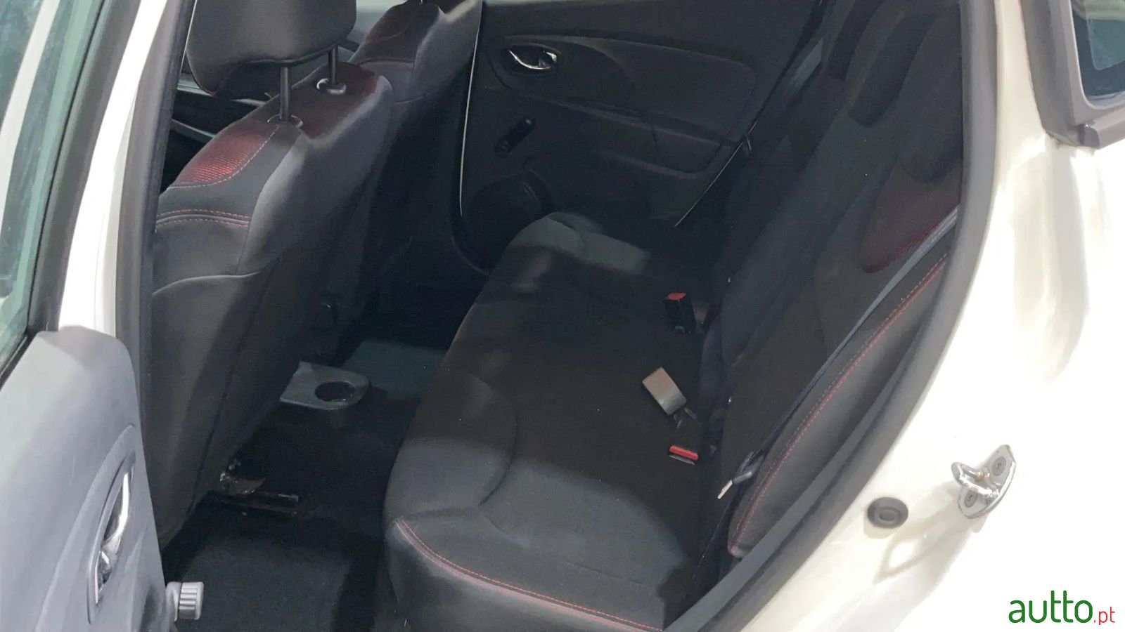 2014' Renault Clio photo #4