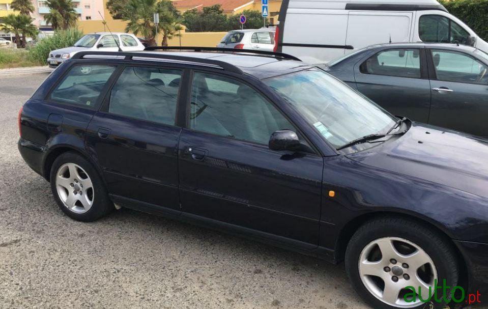 1998' Audi A4 Avant photo #2