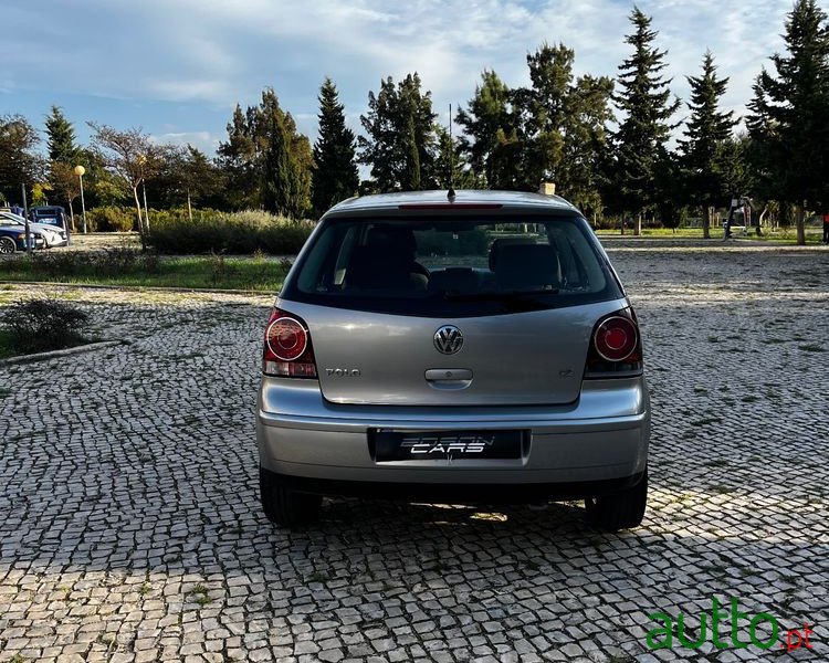 2005' Volkswagen Polo photo #6