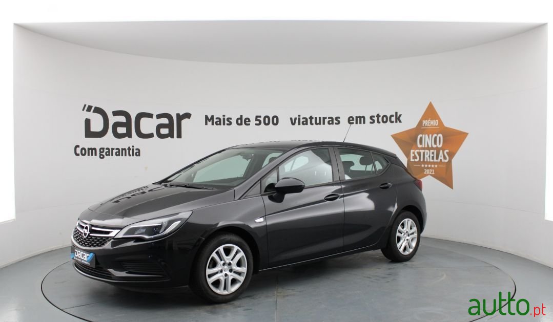 2019' Opel Astra photo #3