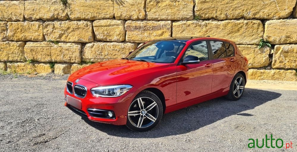 2017' BMW 118 D Line Sport photo #1