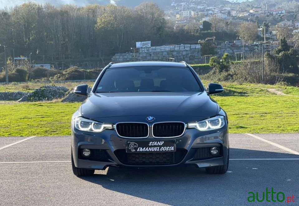 2015' BMW 318 photo #2