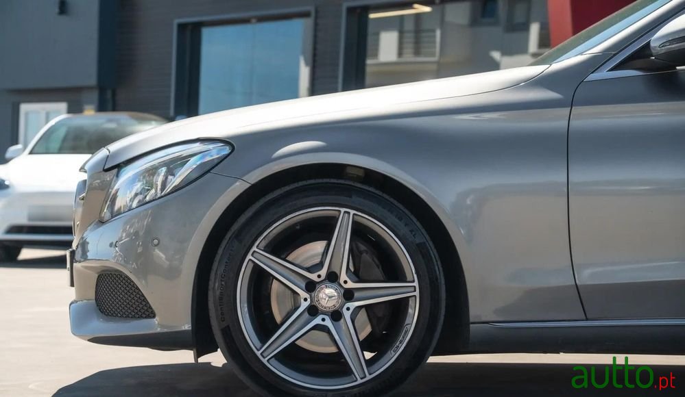 2015' Mercedes-Benz Classe C photo #5