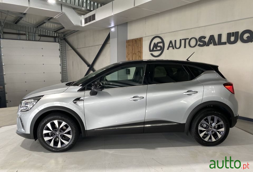 2020' Renault Captur photo #2