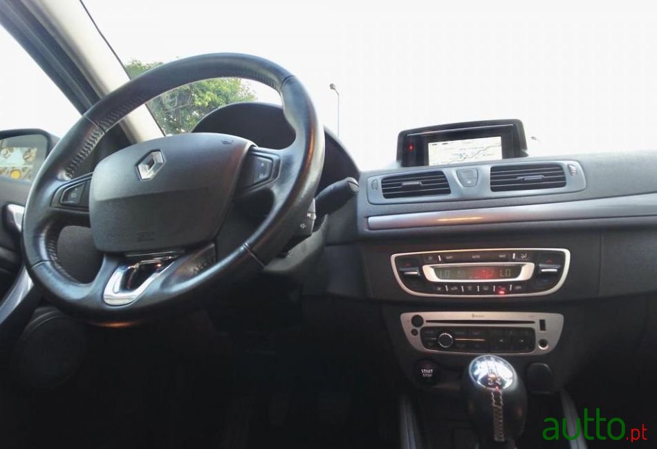 2015' Renault Megane Coupe photo #5