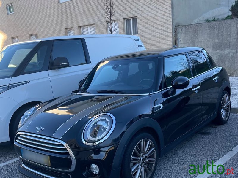 2019' MINI Cooper D photo #4