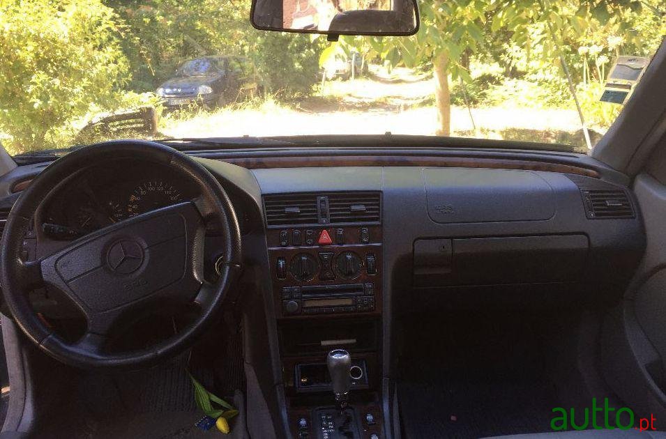 1998' Mercedes-Benz C-250 photo #1