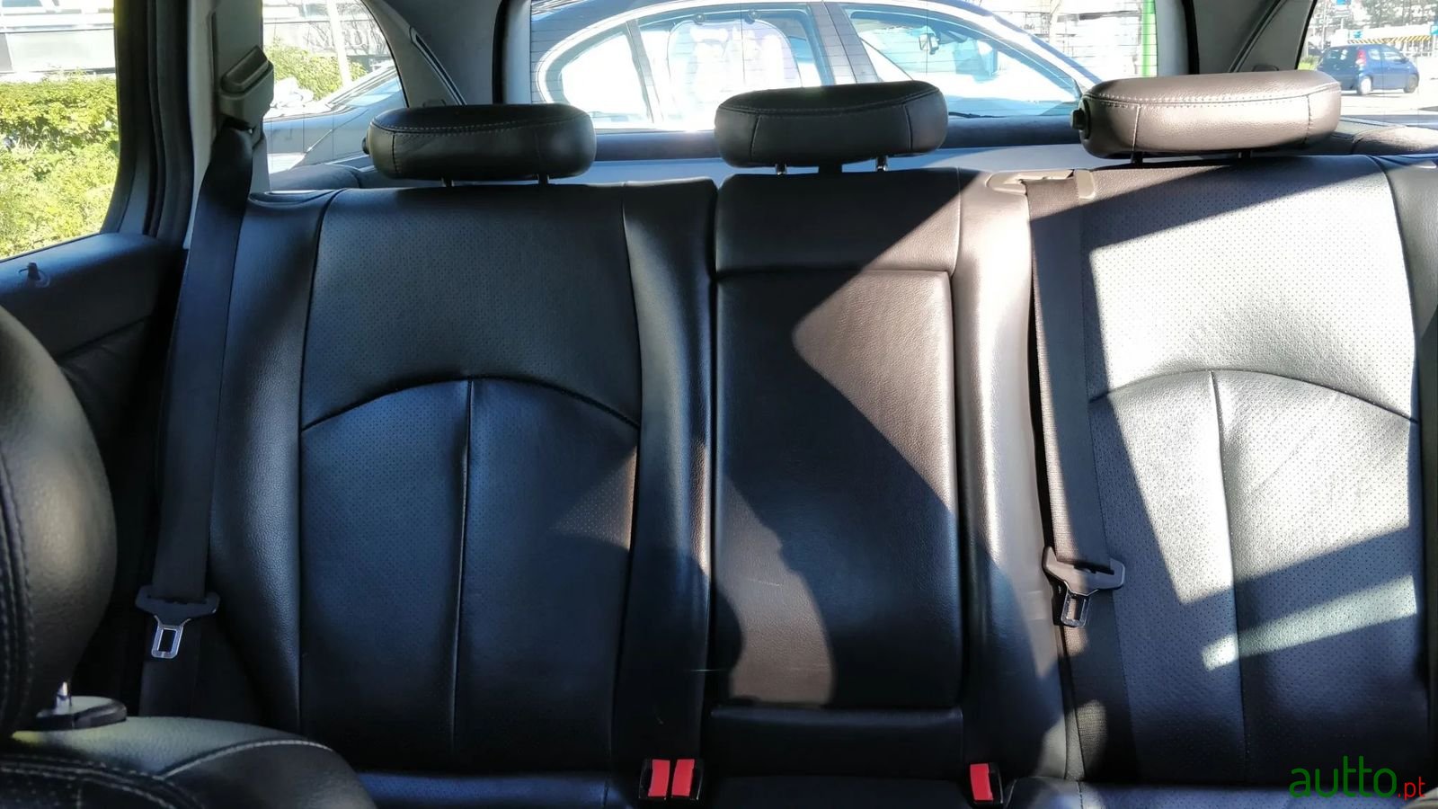 2005' Mercedes-Benz E-220 photo #6