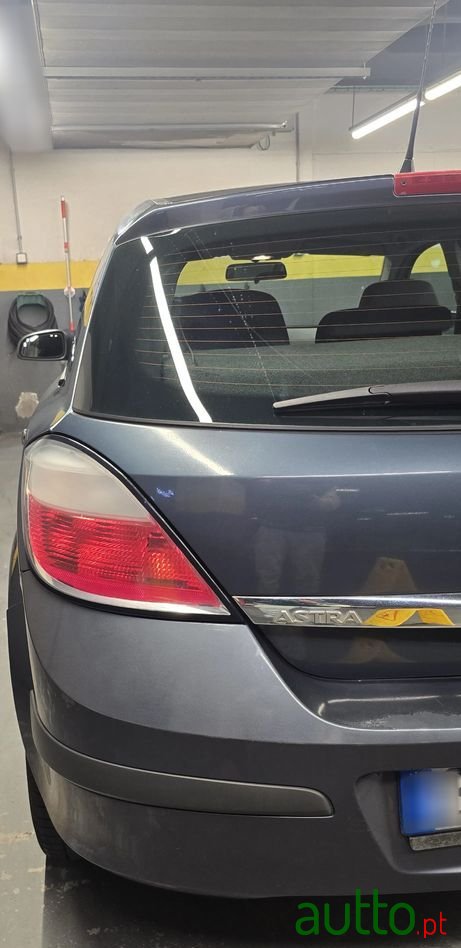2006' Opel Astra photo #4
